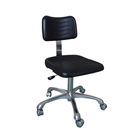 Czarne krzesła laboratoryjne ESD Materiał poliuretanowy z pięciogwiazdkową polerowaną aluminiową podstawą