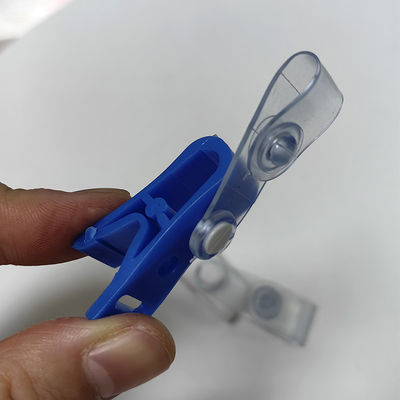 Ekskluzywny niebiesko-biały plastikowy zacisek zawieszony antypoślizgowy plastikowy zacisek z identyfikatorem odznaki