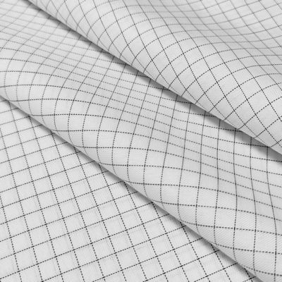 Biały 7MM Grid 65% Polyester + 32% Bawełna + 2% Włókna węglowego T / C ESD Tkanina antystatyczna do odzieży czystej